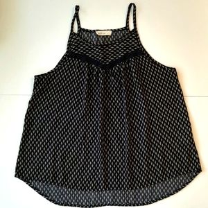 ☀️ Millibon USA Tank Lace Accent Top Size M